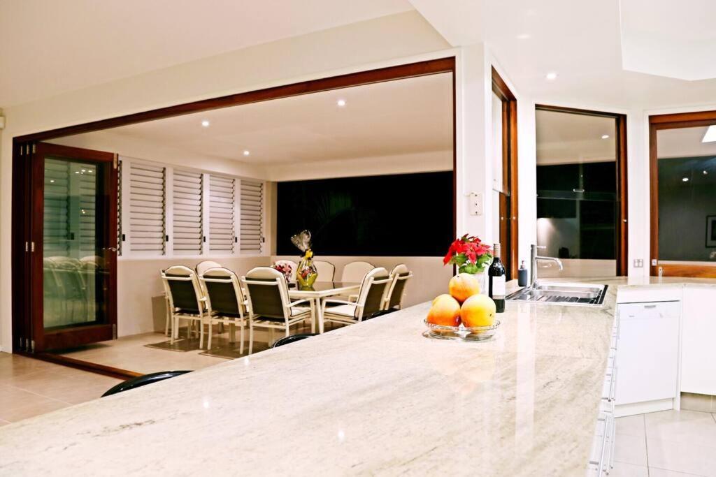 The Palm In Heart Of Surfers Paradise Holiday home Gold Coast