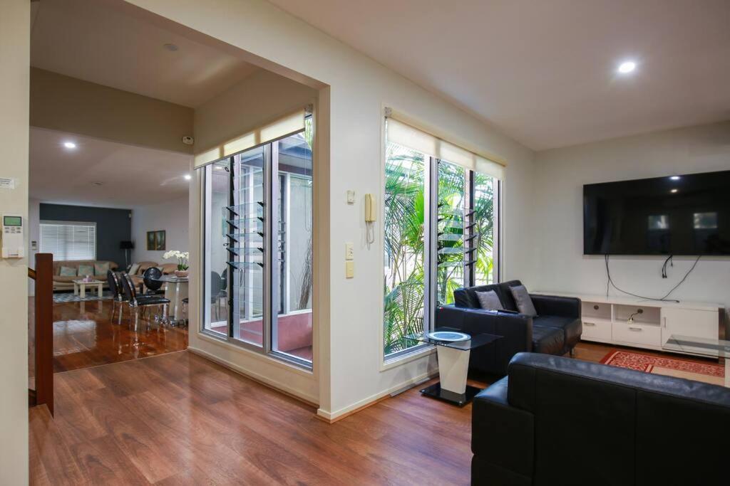 Holiday home The Palm In Heart Of Surfers Paradise *